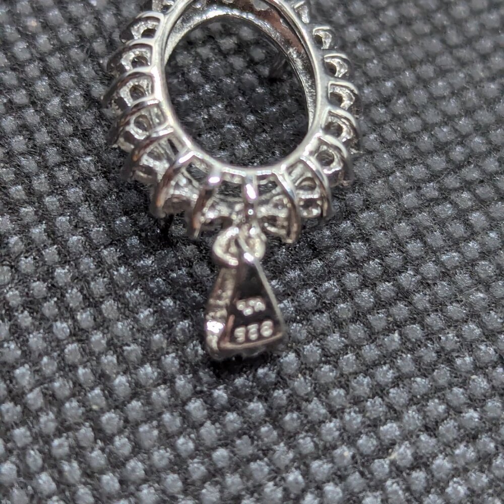 Sterling Silver and White Topaz setting in sterling for custom jewelry - Picture 6 of 7